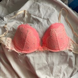 EUC • Victoria’s Secret Dream Angels Push Up